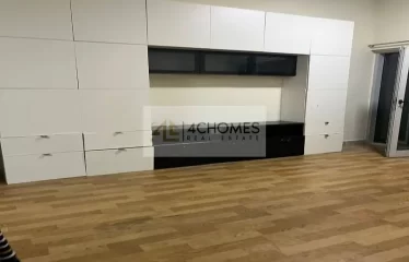 Fully Furnished 1 bed I with Balcony I open Kitchen