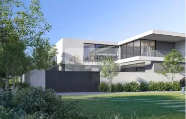 4 Bed Villa I Spacious I Luxurious I with Balcony