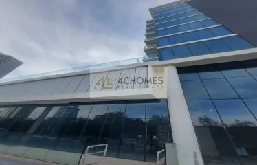 Spacious Layout with Outdoor Space Fit for F&B