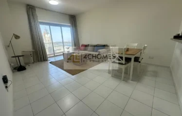 Spacious High-Rise Apartment Skyline View Balcony